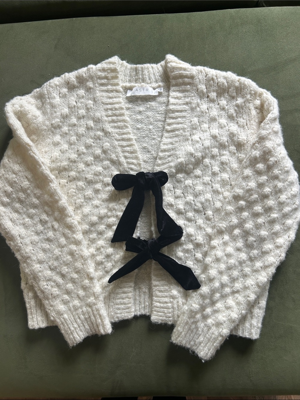 ASTR the Label Bow Tie Textured Cardigan Off White - L
